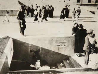 Red Air Raid Shelters Help Fight Red Air Raids, Castellón